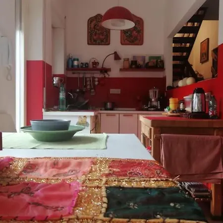 Homeshanti Apartment