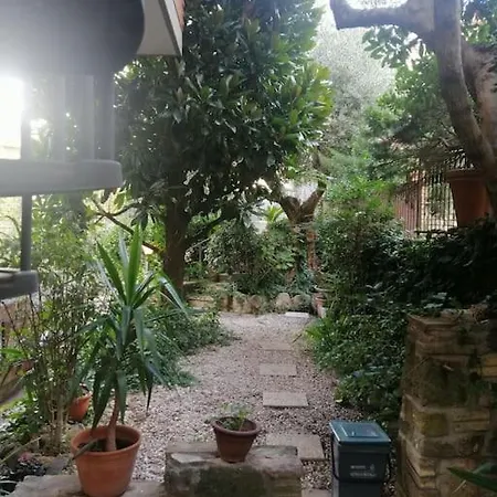 Apartment Homeshanti